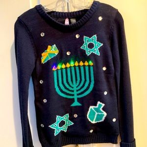 BEAUTIFUL LOVE BY DESIGN HANUKKAH NAVY BLUE LIGHT UP MENORAH SWEATER SIZE SMALL